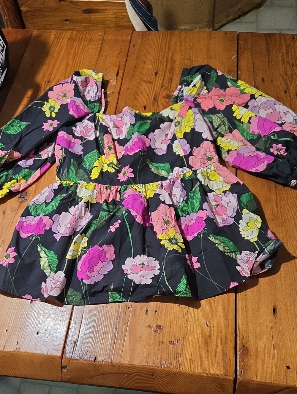 Johnny Was Jade  Sz L Floral Puff-Sleeve Top in Black and Pink